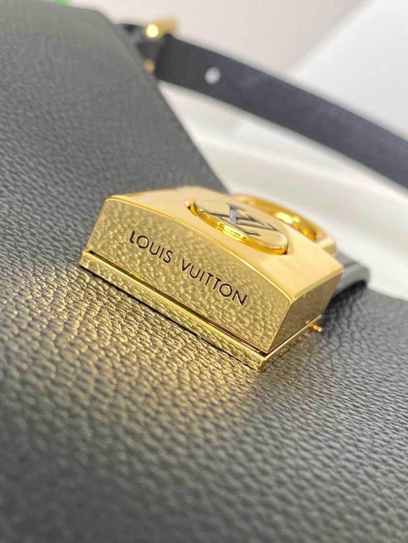 Louis Vuitton Hobo Bags